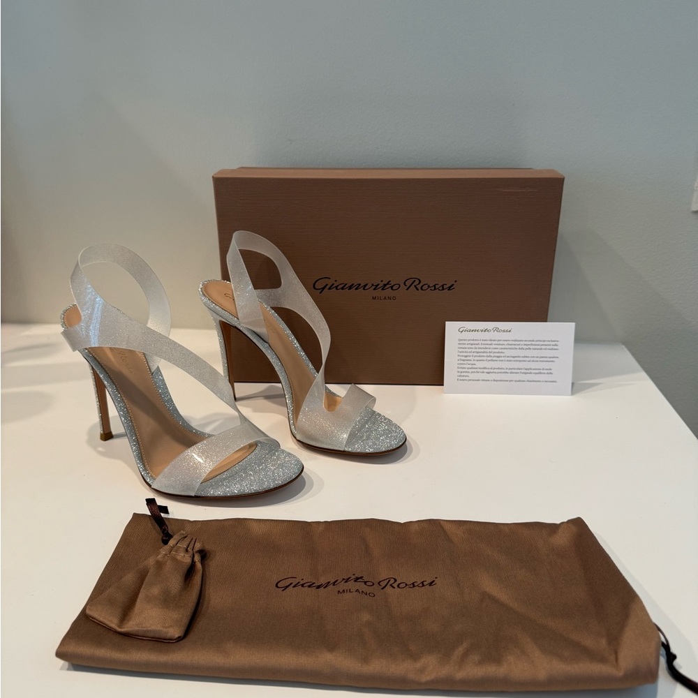 Brand New Gianvito Rossi Metropolis Heels